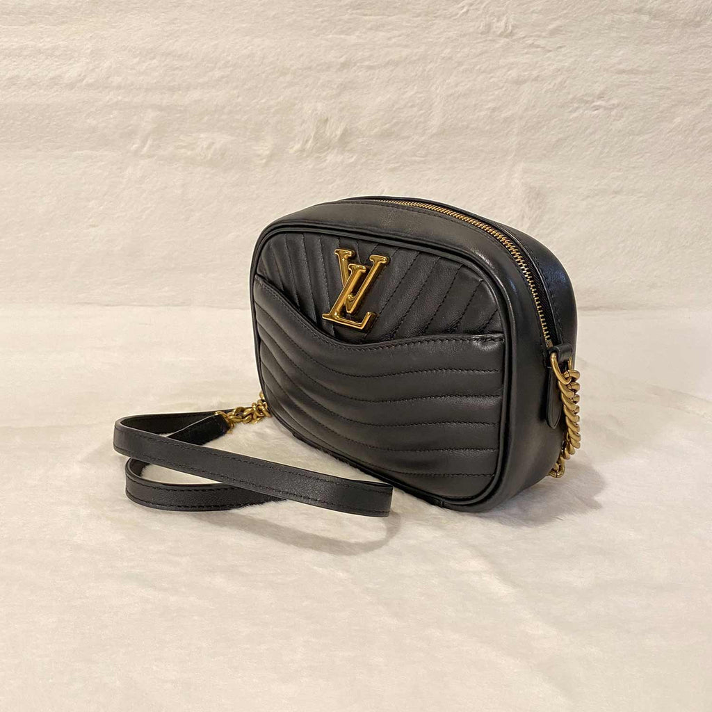 LOUIS VUITTON Authentic Women's New Wave Camera Bag Shoulder Bag Logo  Black