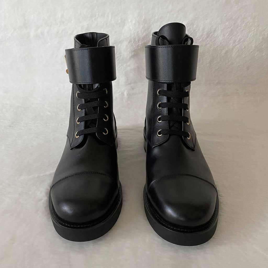 Louis Vuitton Wonderland Ranger Mink Fur Trimmed Leather Boots at 1stDibs   wonderland ranger boots, louis vuitton fur boots, louis vuitton boots with  fur