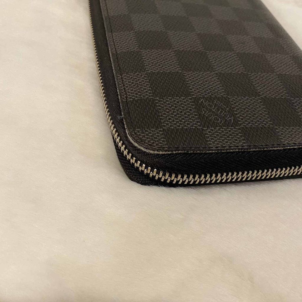 Shop authentic Louis Vuitton Medium Agenda Cover and Refill at revogue for  just USD 625.00