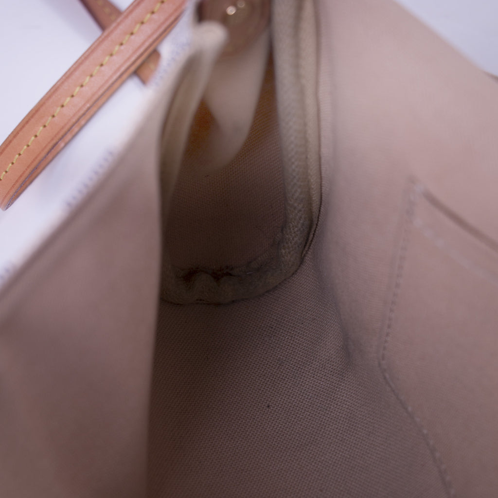 Louis Vuitton Damier Azur Favorite MM Bags Louis Vuitton - Shop authentic new pre-owned designer brands online at Re-Vogue