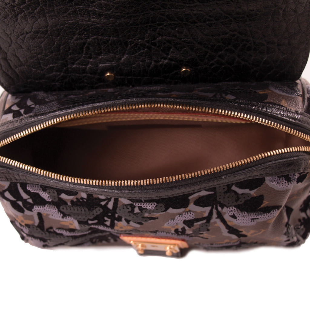 Shop authentic Louis Vuitton Fleur De Jai Carousel Bag at revogue for just  USD 2,000.00