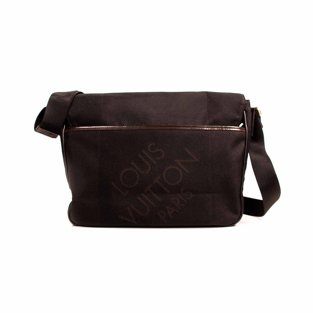 Louis Vuitton Damier Geant Terre Messenger Bag Bags Louis Vuitton - Shop authentic new pre-owned designer brands online at Re-Vogue
