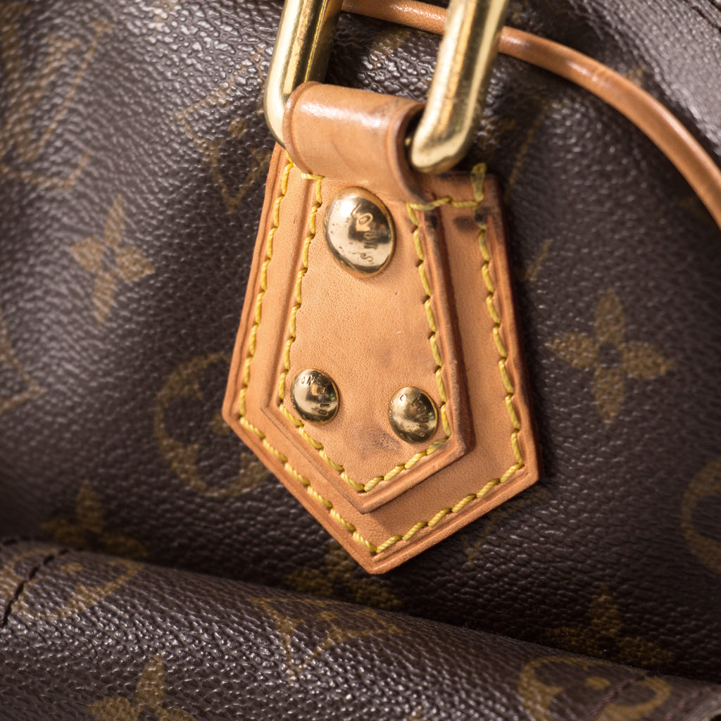 Louis Vuitton Monogram Manhattan PM Bags Louis Vuitton - Shop authentic new pre-owned designer brands online at Re-Vogue