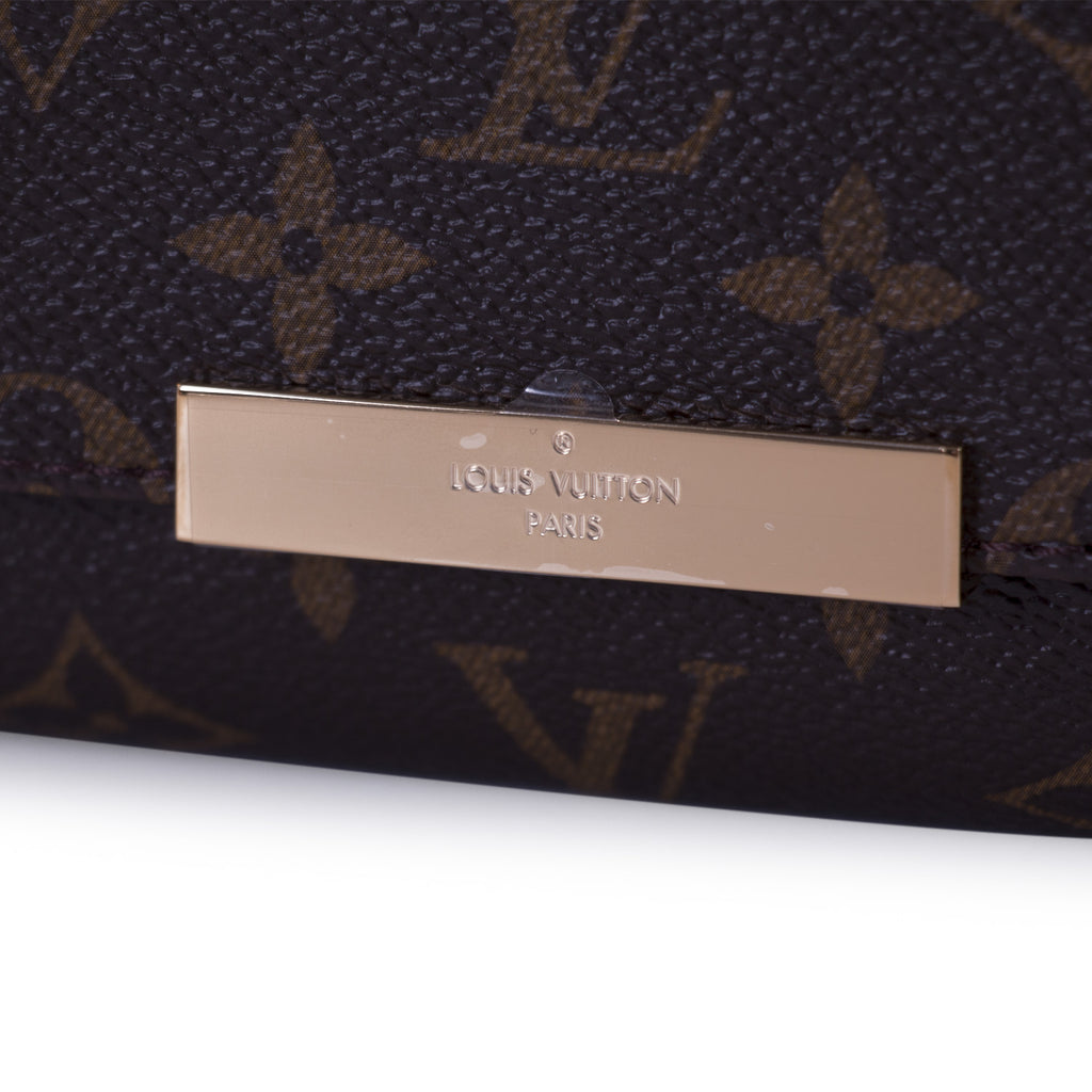 Louis Vuitton Monogram Pochette Favorite PM Bags Louis Vuitton - Shop authentic new pre-owned designer brands online at Re-Vogue