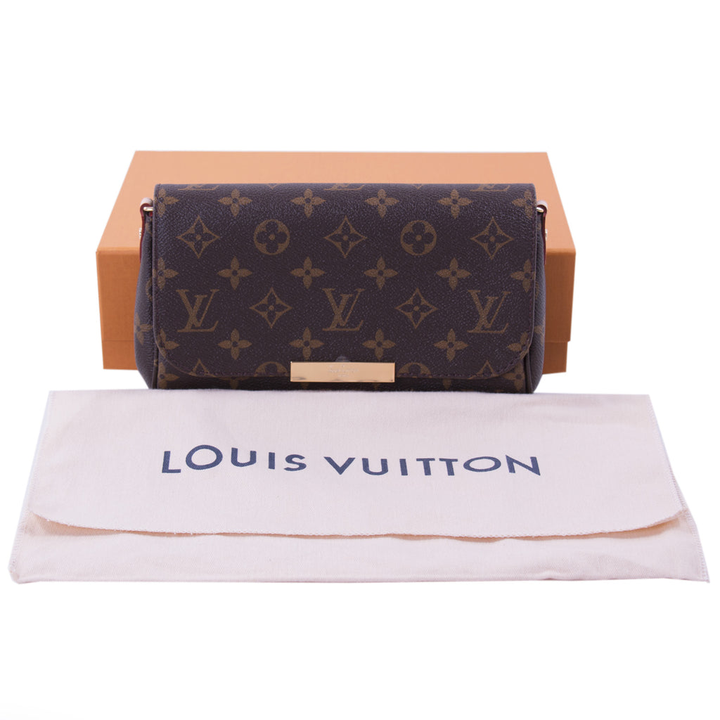 Louis Vuitton Monogram Pochette Favorite PM Bags Louis Vuitton - Shop authentic new pre-owned designer brands online at Re-Vogue