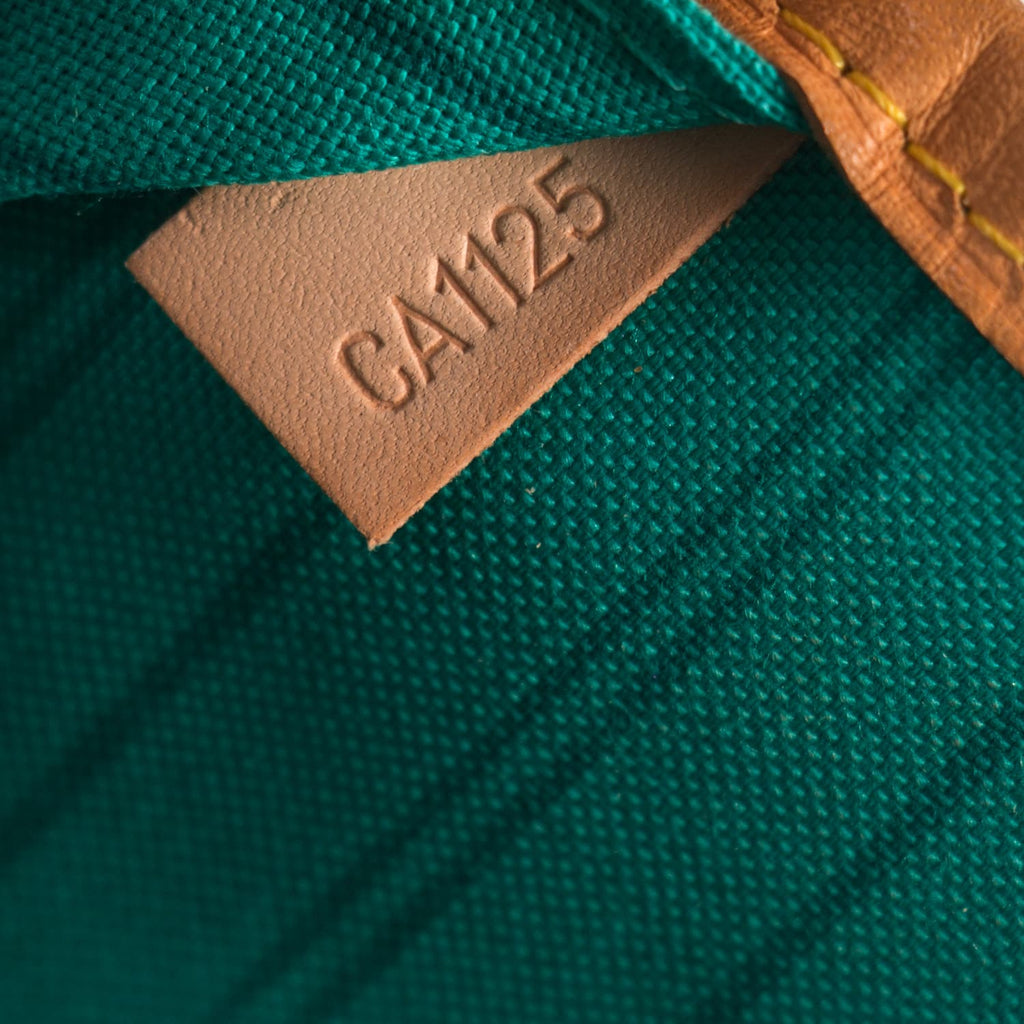Louis Vuitton Monogram V Neverfull MM Bags Louis Vuitton - Shop authentic new pre-owned designer brands online at Re-Vogue