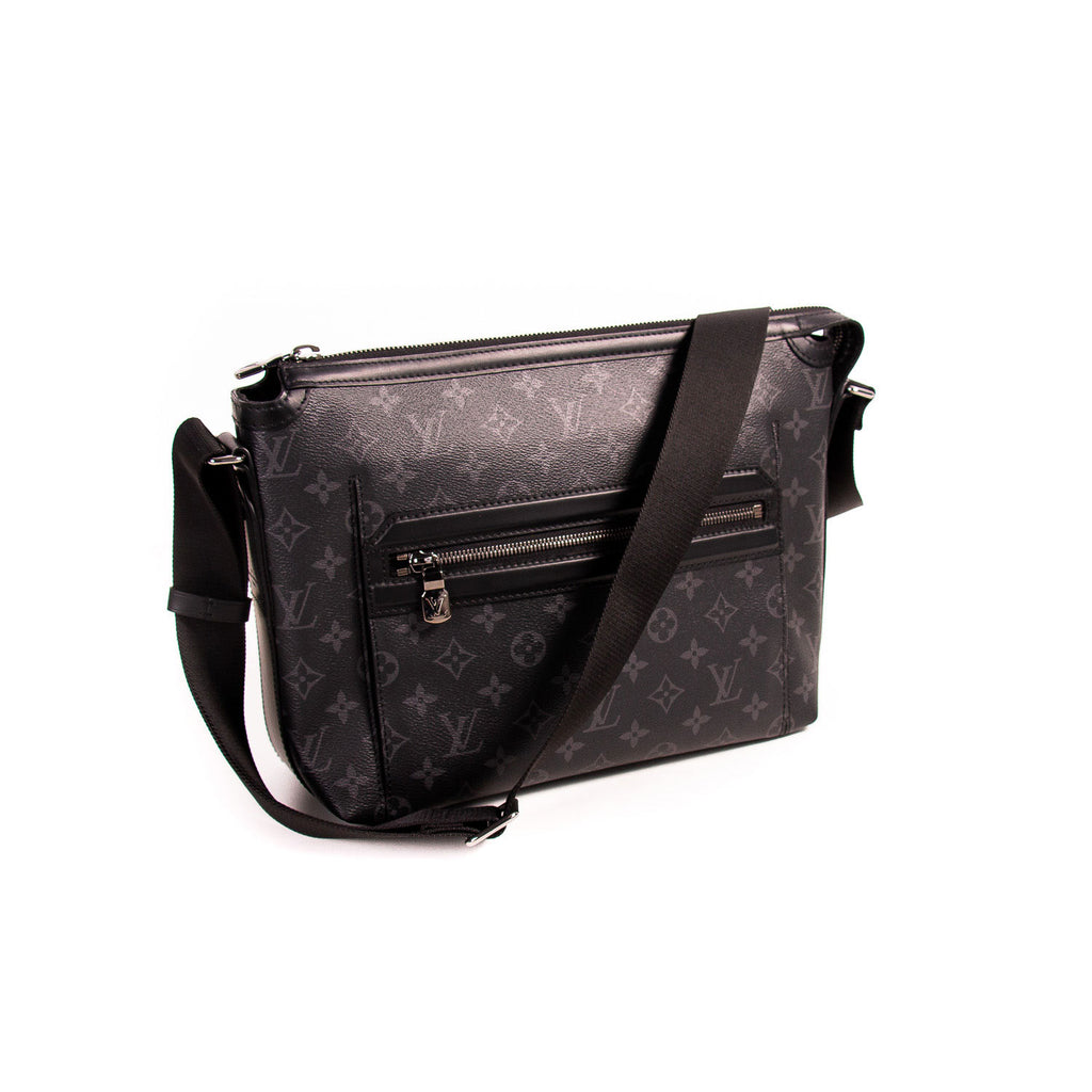 Shop authentic Louis Vuitton Odyssey Messenger PM at revogue for