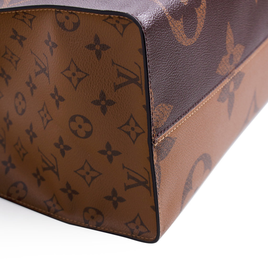 Onthego tote Louis Vuitton Brown in Not specified - 24984089