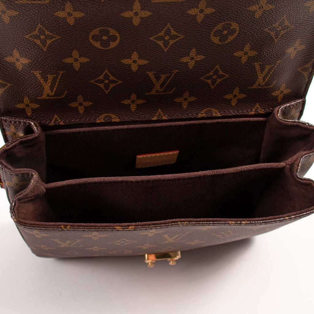 Louis Vuitton Monogram Pochette Metis Bags Louis Vuitton - Shop authentic new pre-owned designer brands online at Re-Vogue