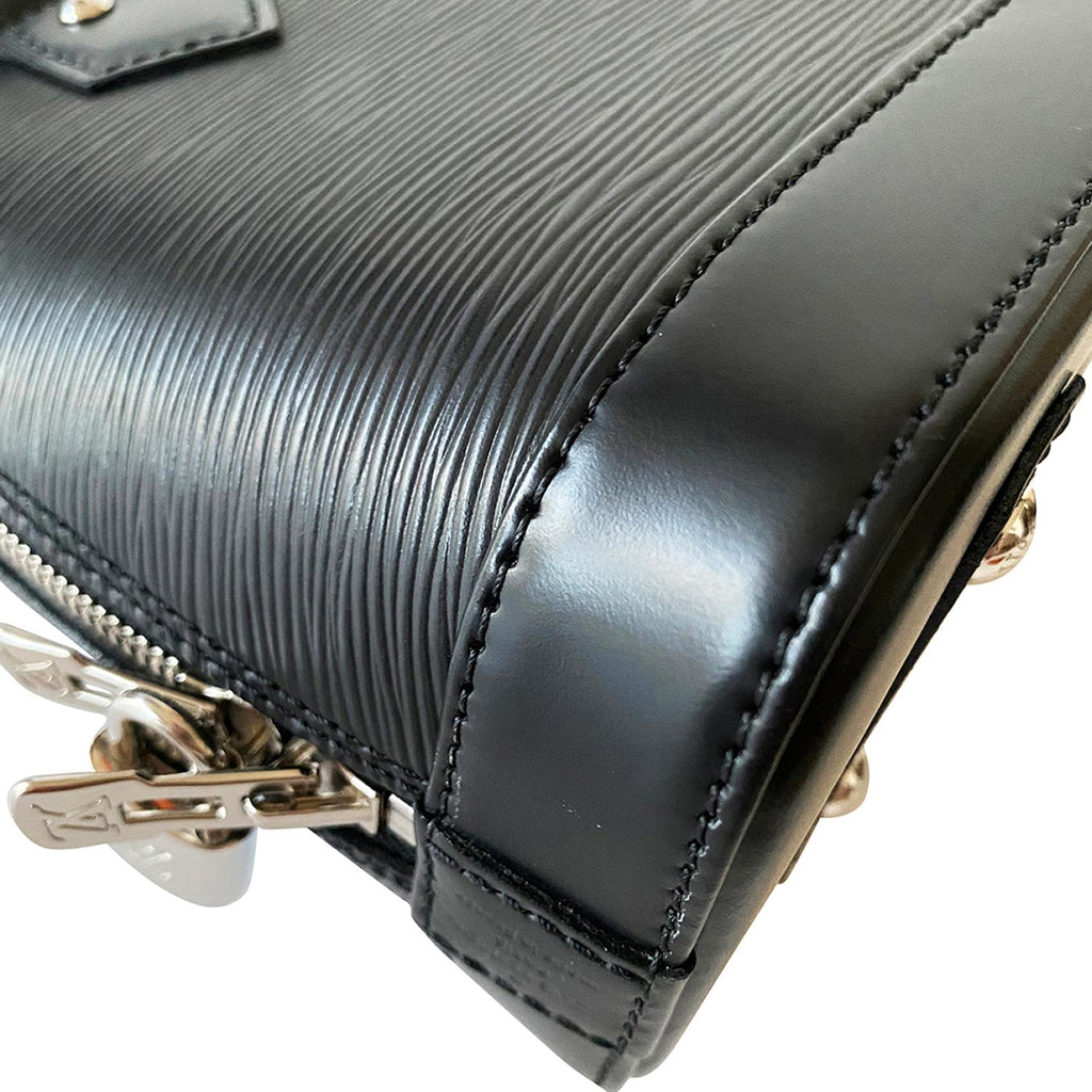 Shop authentic Louis Vuitton Epi Leather Alma BB at revogue for just USD  1,400.00