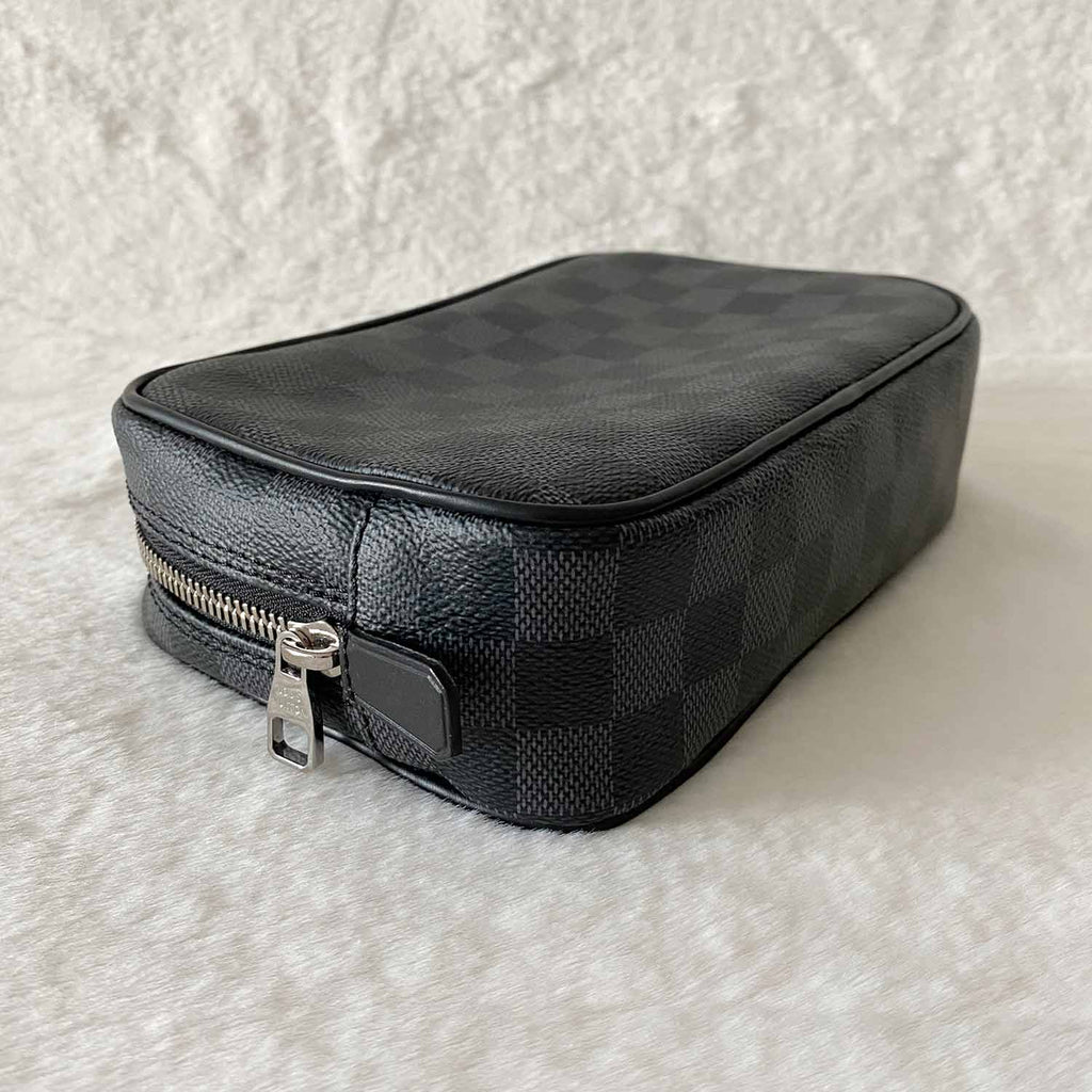 Shop authentic Louis Vuitton Damier Graphite Toilet Pouch PM at revogue for  just USD 550.00