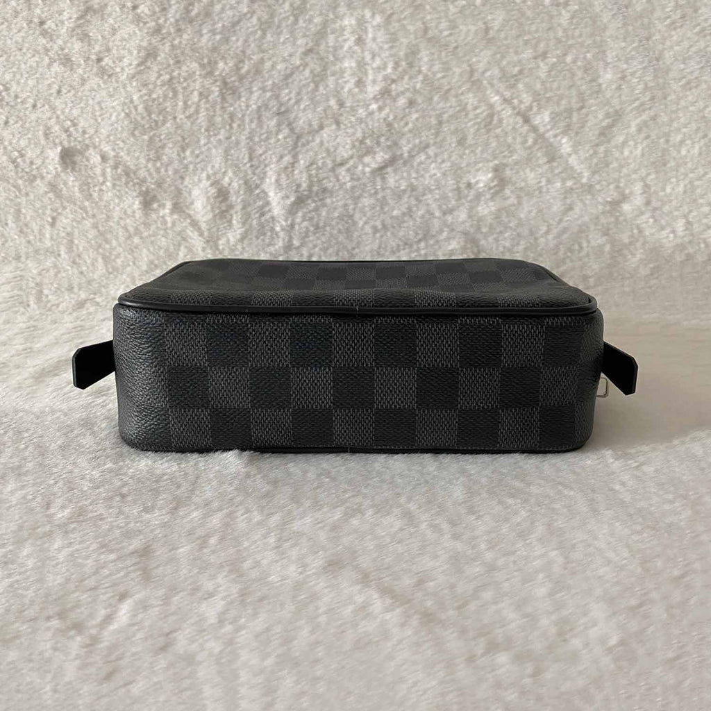 Louis Vuitton Mens Toiletry Bag Damier Graphite GM – Luxe Collective