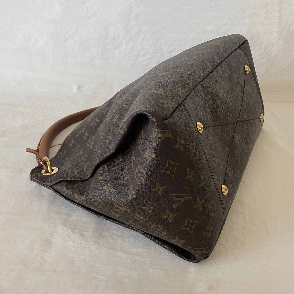 Louis Vuitton Monogram Artsy MM