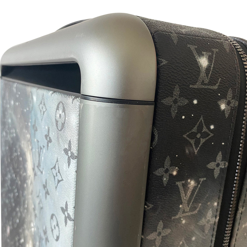 Louis Vuitton Black Monogram Fabric Horizon Soft 55 Rolling Suitcase -  Yoogi's Closet