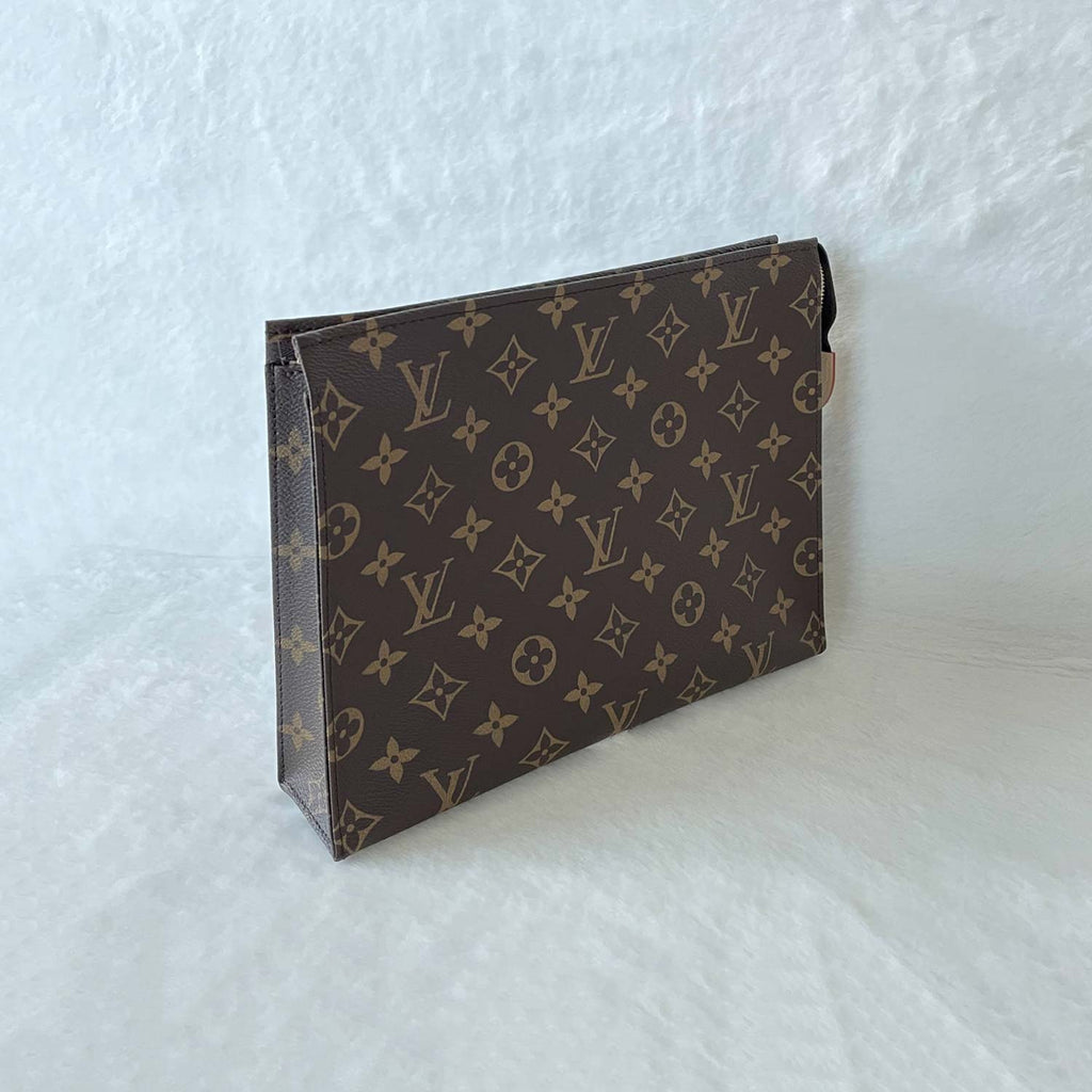 LOUIS VUITTON Monogram Toiletry Pouch 26 1268211