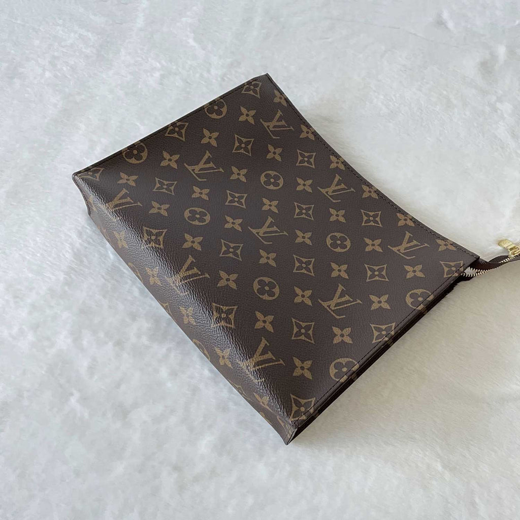 🌸NEW AUTHENTIC LOUIS VUITTON TOILETRY POUCH 26 MONOGRAM CLUTCH PURSE BAG 🌸