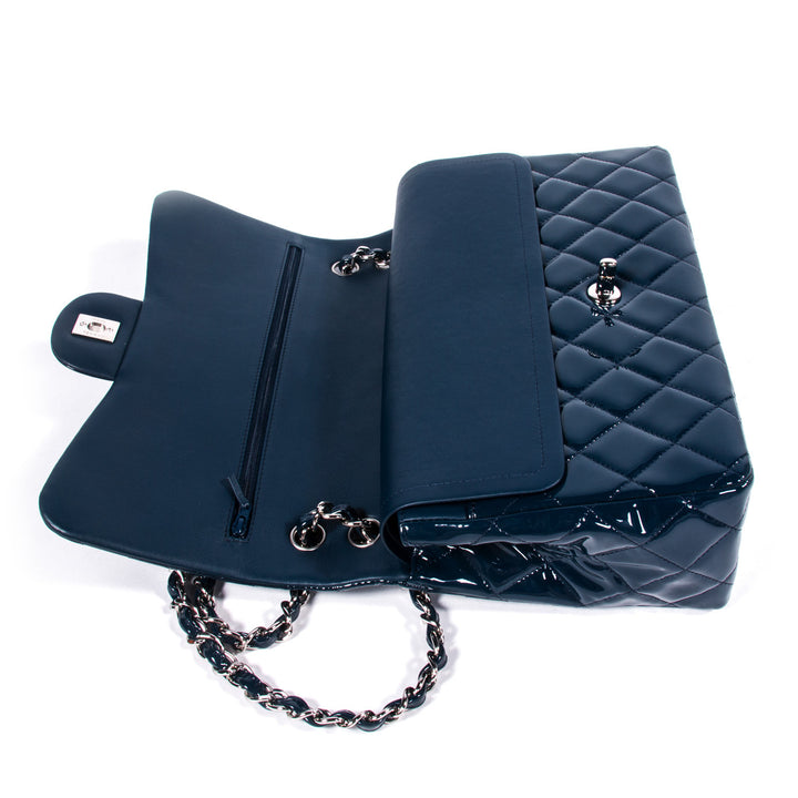 Chanel Jumbo Classic Flap Bag - revogue