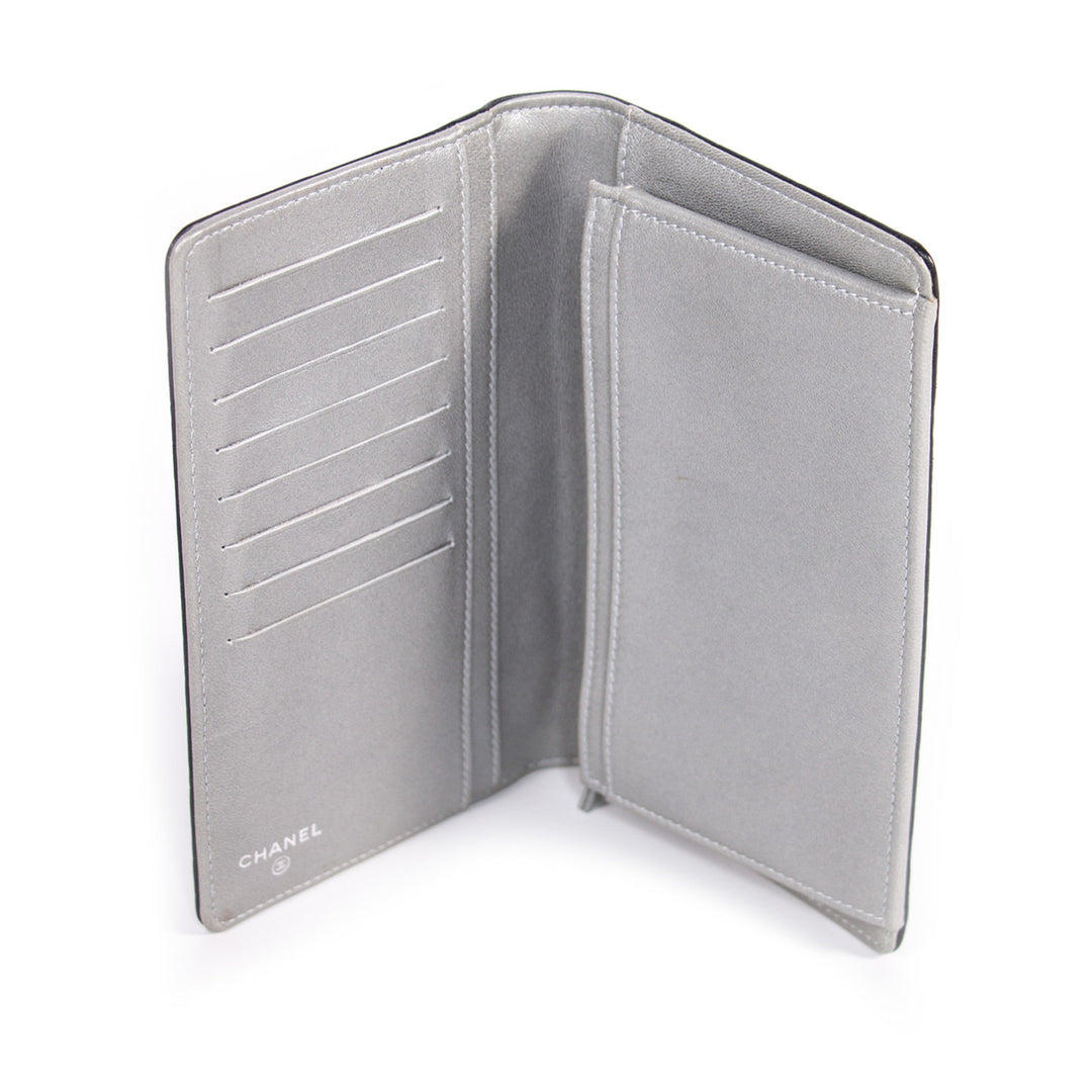 Chanel Camelia Bifold Wallet Accessories Chanel - Shop authentic new pre-owned designer brands online at Re-Vogue