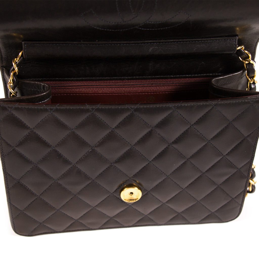 Chanel Black Chain Quilted Bag Bags Chanel - Shop authentic new pre-owned designer brands online at Re-Vogue