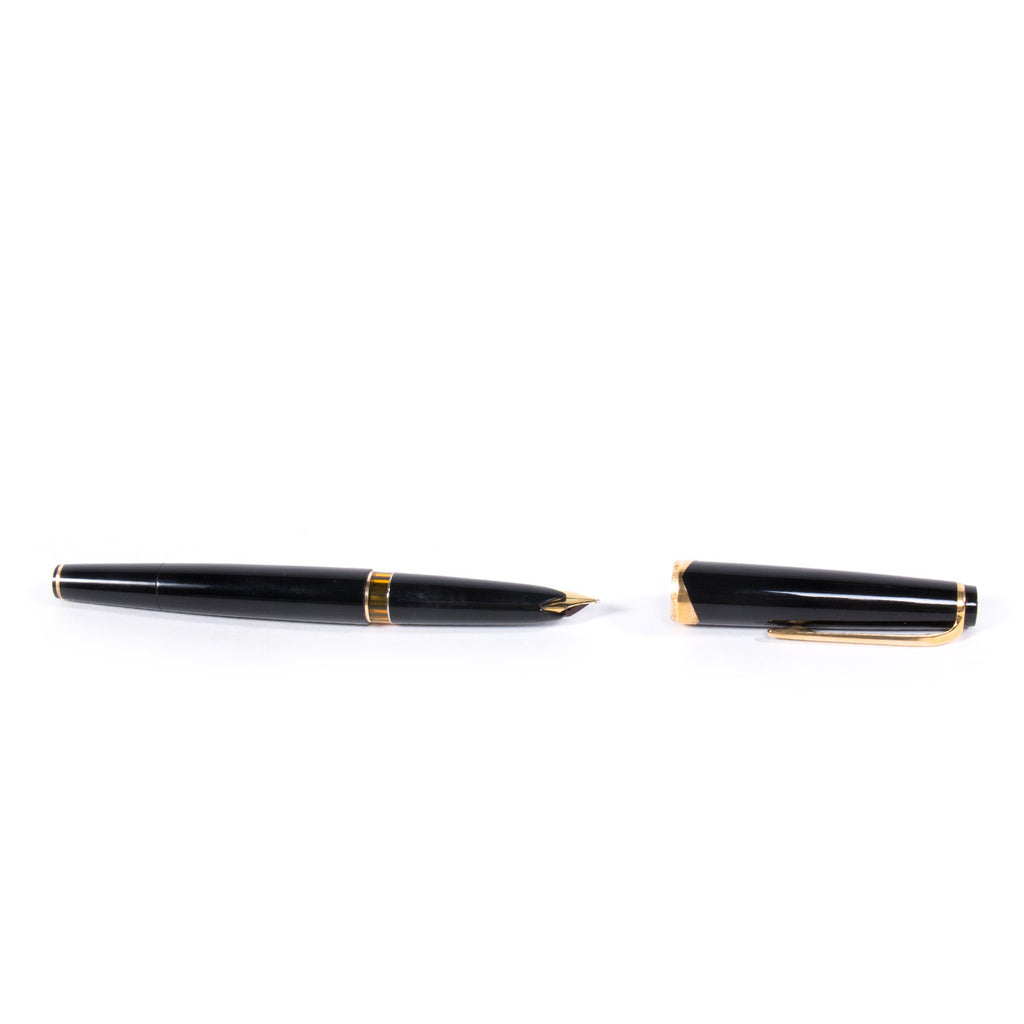 Montblanc Meisterstück Fountain Pen Accessories Montblanc - Shop authentic new pre-owned designer brands online at Re-Vogue