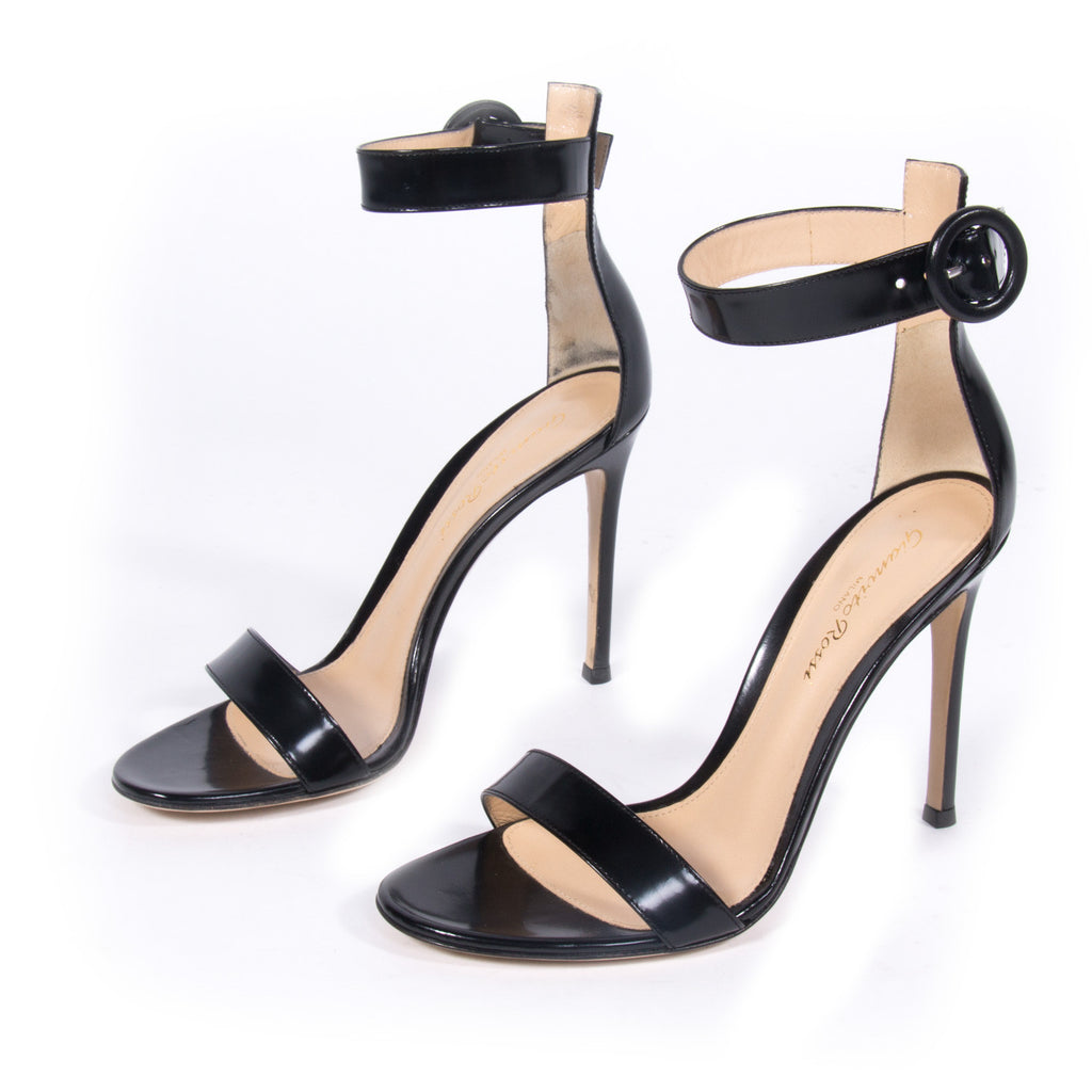 Vogue discount sandals 219