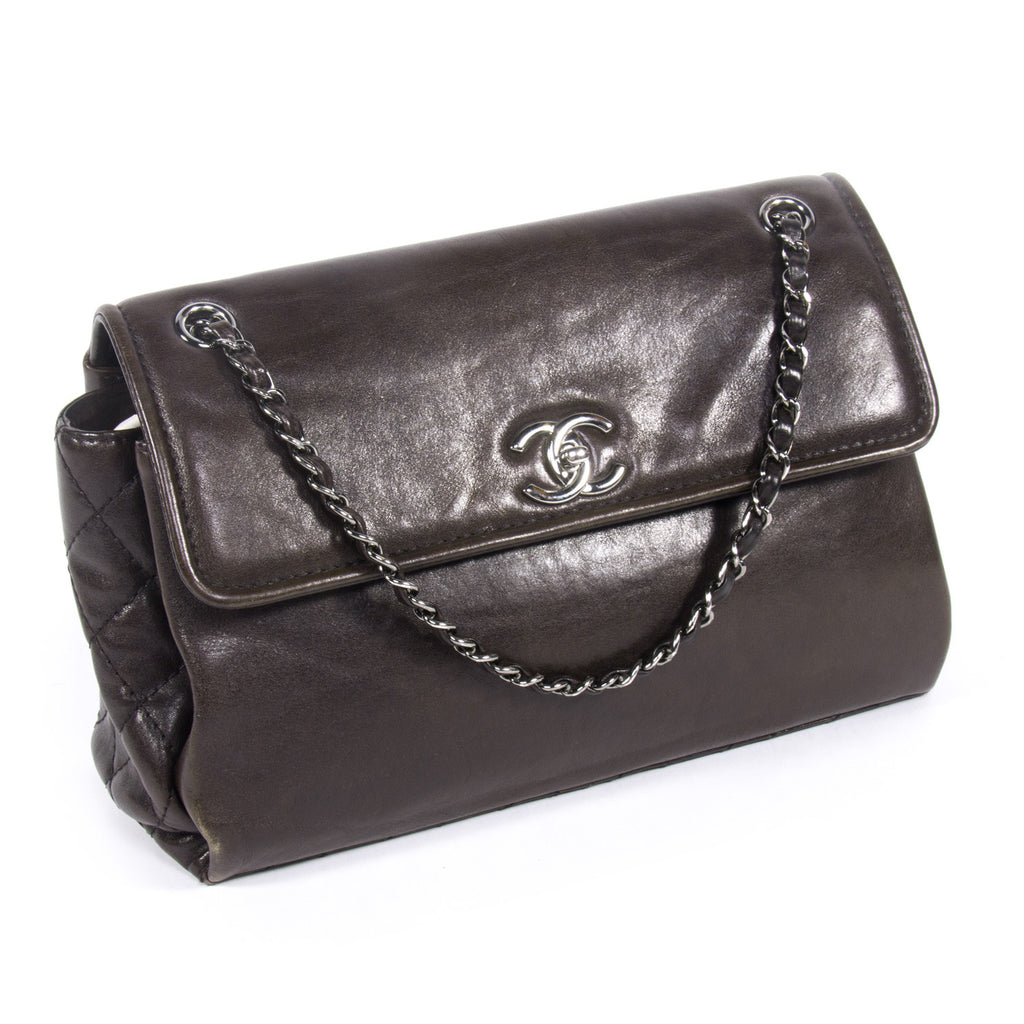 Chanel In The Business Bag Bags Chanel - Shop authentic new pre-owned designer brands online at Re-Vogue