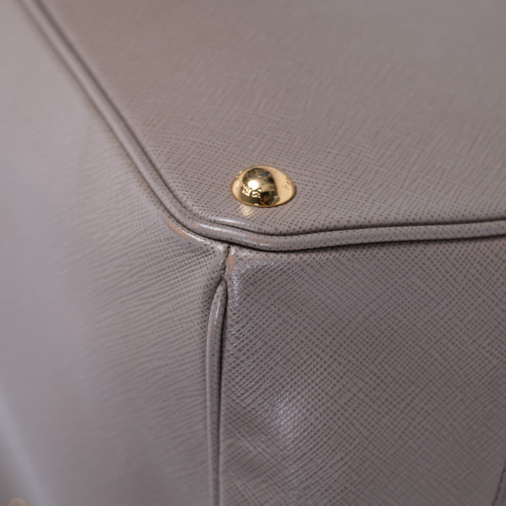 Prada Galleria Saffiano Lux Double-Zip Tote Bag Bags Prada - Shop authentic new pre-owned designer brands online at Re-Vogue