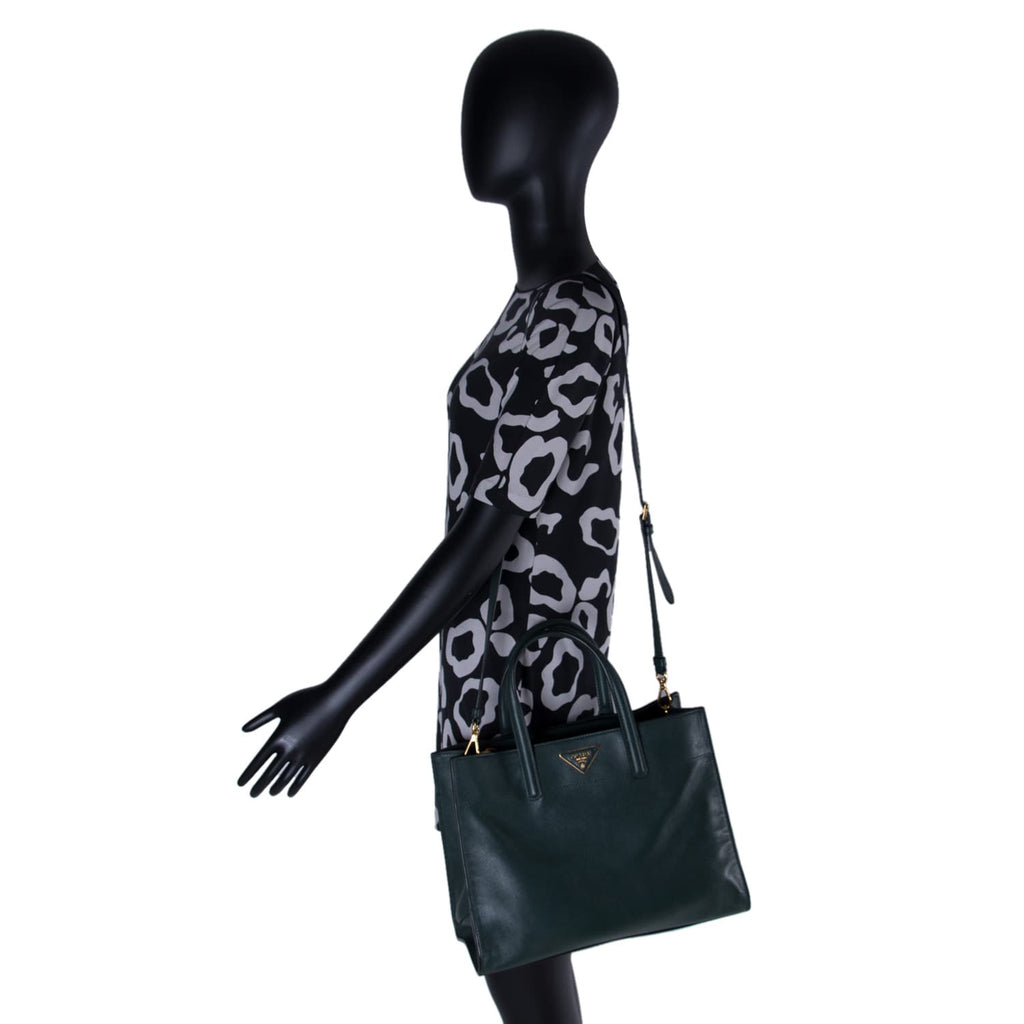 Prada Saffiano Soft Tote Bags Prada - Shop authentic new pre-owned designer brands online at Re-Vogue