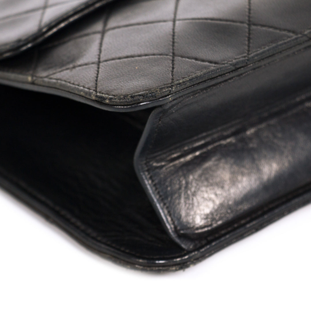 Chanel Classic Quilted Chain Shoulder Bag Bags Chanel - Shop authentic new pre-owned designer brands online at Re-Vogue