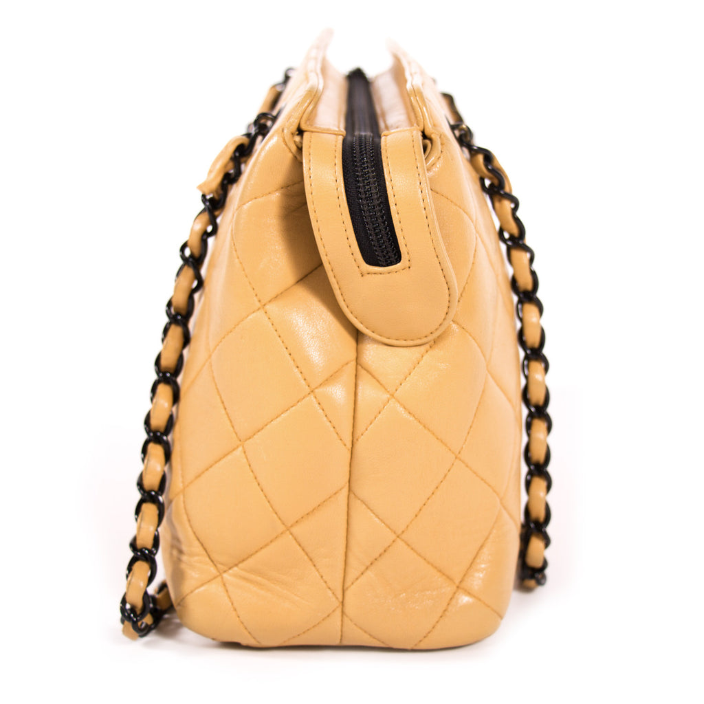 Chanel Vintage Shoulder Bag Bags Chanel - Shop authentic new pre-owned designer brands online at Re-Vogue