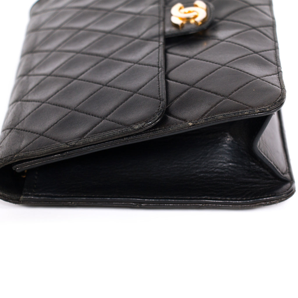 Chanel Classic Quilted Chain Shoulder Bag Bags Chanel - Shop authentic new pre-owned designer brands online at Re-Vogue