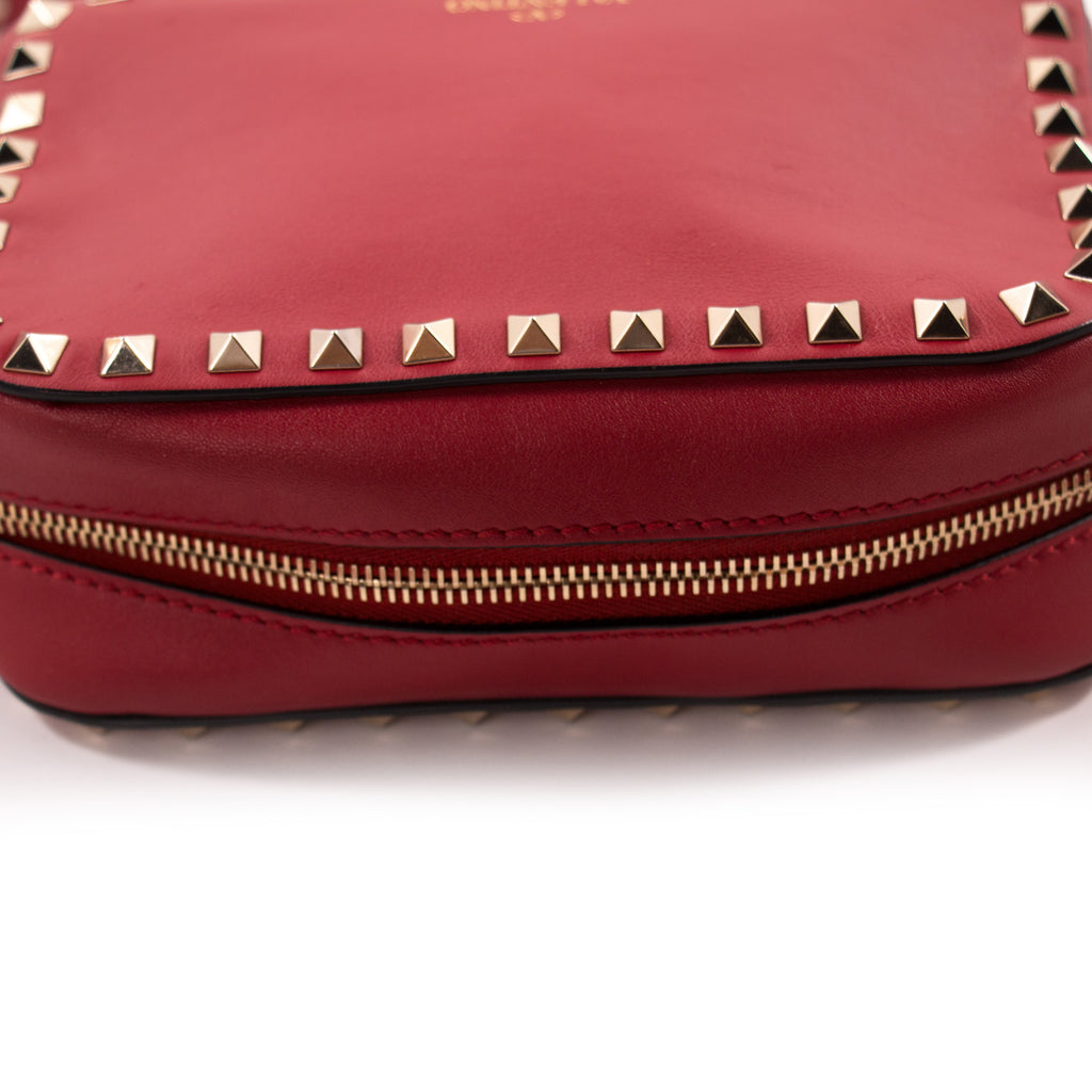 Valentino Rockstud Camera Bag Bags Valentino - Shop authentic new pre-owned designer brands online at Re-Vogue