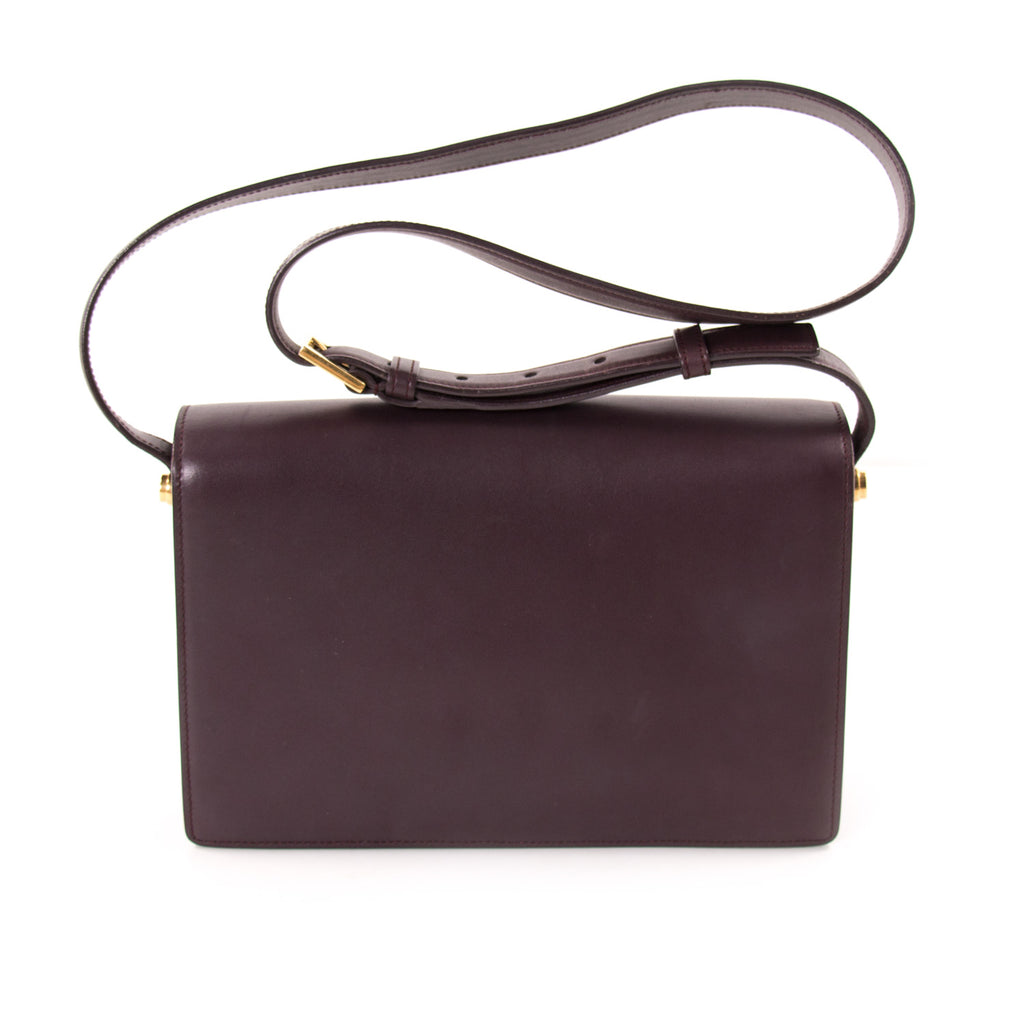 Yves Saint Laurent Lulu Medium Shoulder Bag Bags Yves Saint Laurent - Shop authentic new pre-owned designer brands online at Re-Vogue